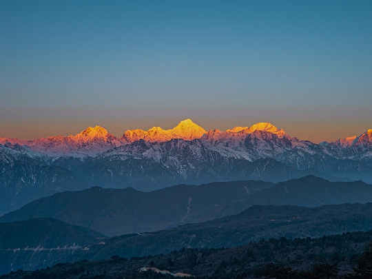 日照金山